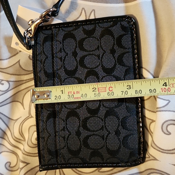 New coach small wristlet - Picture 6 of 7